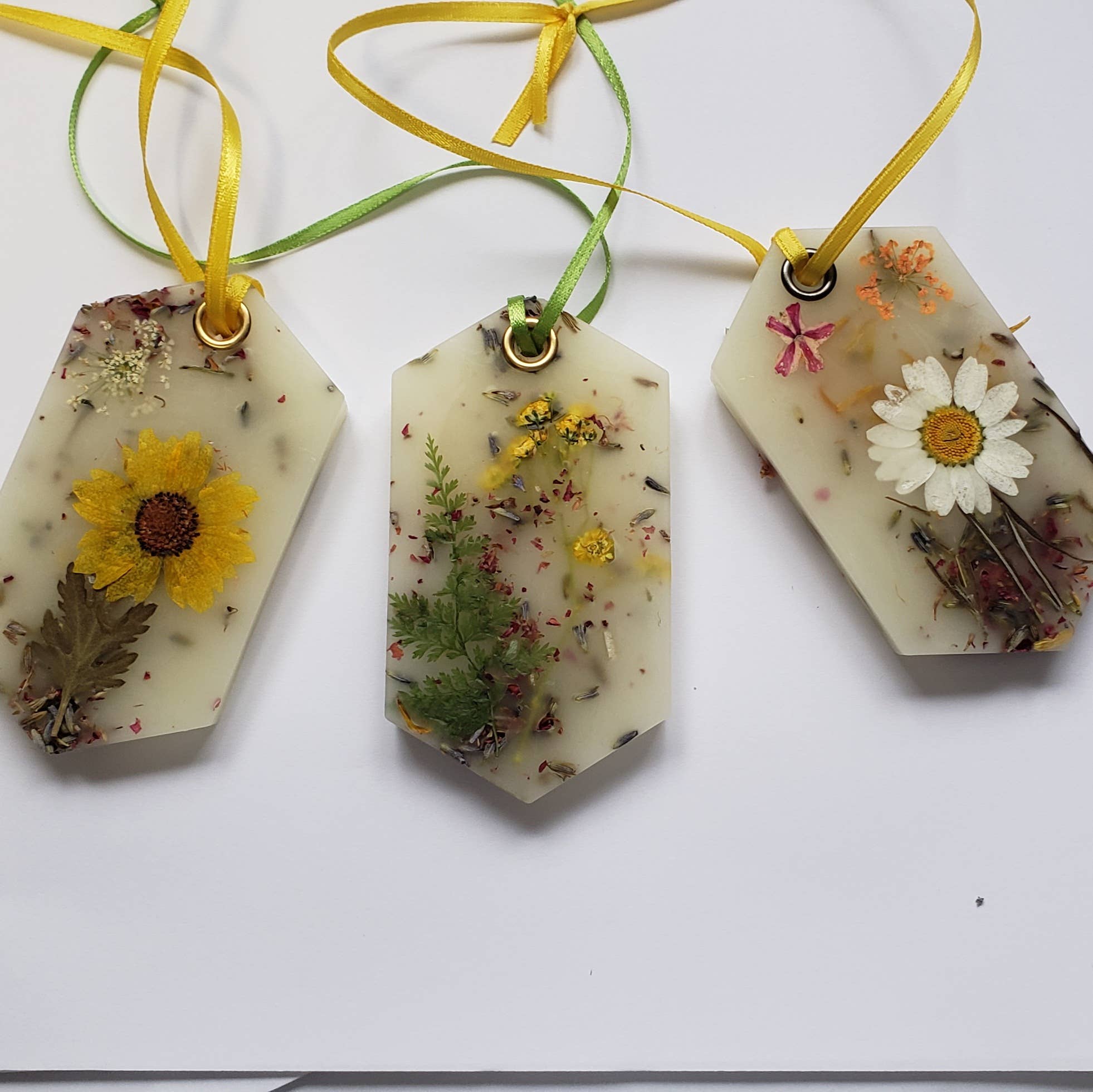 The North Bee Mini Beeswax Potpourri Scented Bar